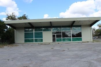 410 E Broadway St, Cuero, TX 77954